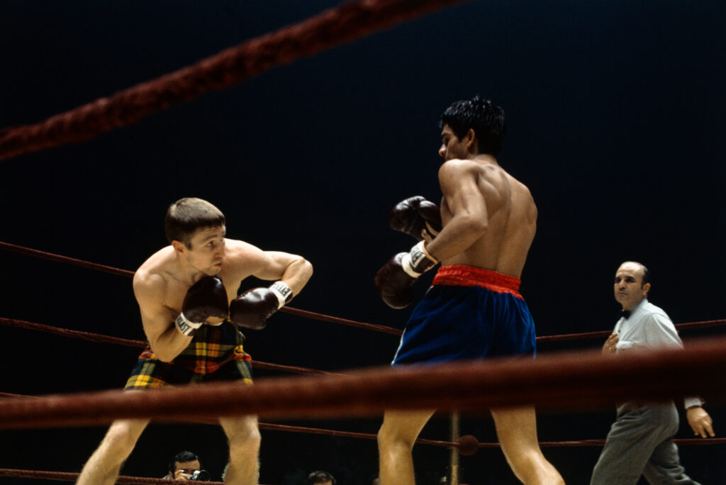 Ken Buchanan and Roberto Duran in the ring during their lightweight championship fight at Madison Square Garden in 1972